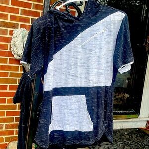 Black and white quad seven men’s shirt size 16/18